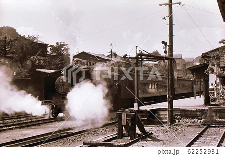 昭和44年 小海線の旅客列車を牽引するc56蒸気機関車 小海駅 長野県 昭和44年 小海線の旅客列車を牽引するc56蒸気機関車 小海駅 長野県 62252931