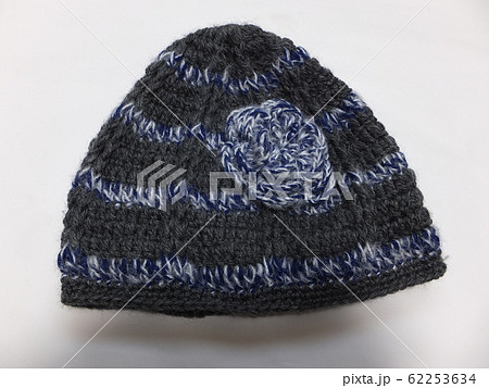 手編みのかわいいニット帽 62253634