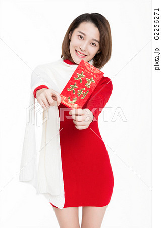 beautiful girl holding red envelope happily 62256271