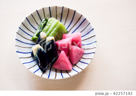 山形の漬け物・鮮やかな自然の色 62257192