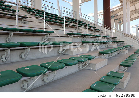 競技場のスタンド 62259599