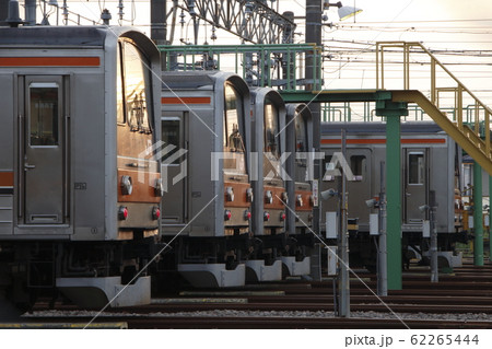 夏季・早朝の東所沢電車区にて 62265444