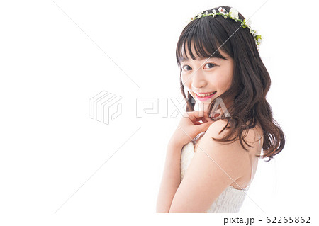 ドレスを着た笑顔の花嫁 62265862