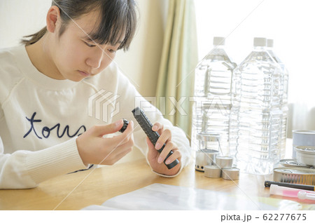 防災用品の点検（ライト） 62277675