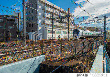 特急あずさ(新宿行き):篠ノ井線 松本市 特急あずさ(新宿行き):篠ノ井線 松本市 62280473