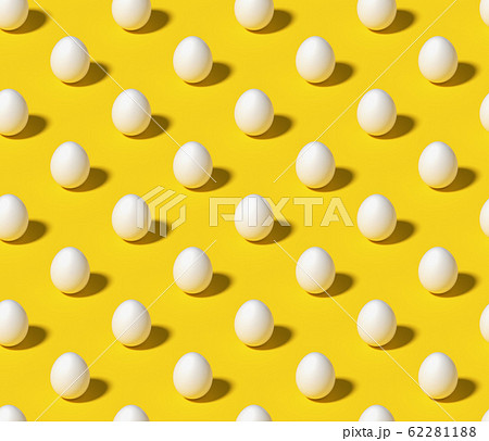 White eggs on bright yellow seamless isometric White eggs on bright yellow seamless isometric 62281188