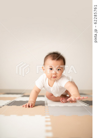 赤ちゃん 62285761