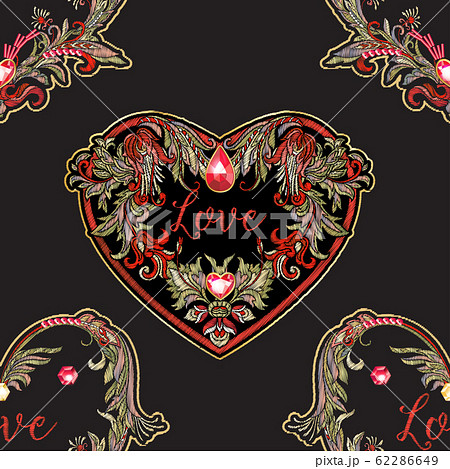 Embroidered love heart-shaped patch 62286649
