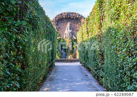 Famous Italian Renaissance garden. Tivoli Gardens. 62289087