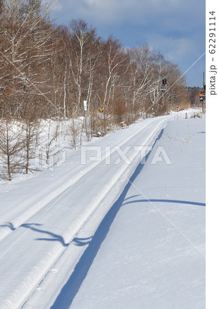 冬の北海道鹿部町JR鹿部駅の雪景色を撮影 冬の北海道鹿部町JR鹿部駅の雪景色を撮影 62291114