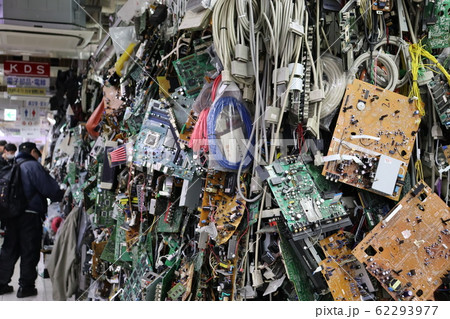 基板の森_電気店 62293977