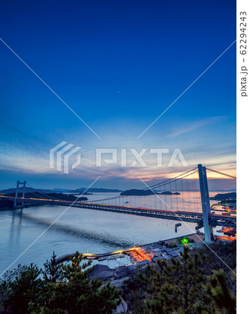 岡山県　鷲羽山展望台からみる瀬戸大橋 62294243