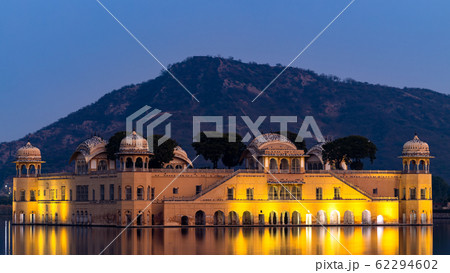 Jal Mahal Palace at night, Jal Mahal in the middle Jal Mahal Palace at night, Jal Mahal in the middle 62294602