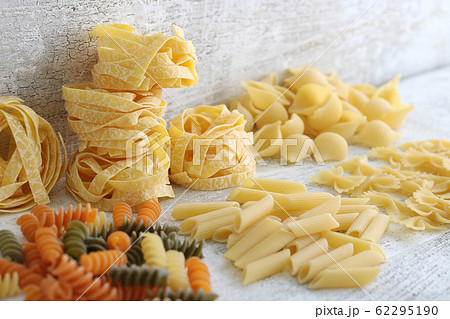 色々な種類のパスタ 62295190