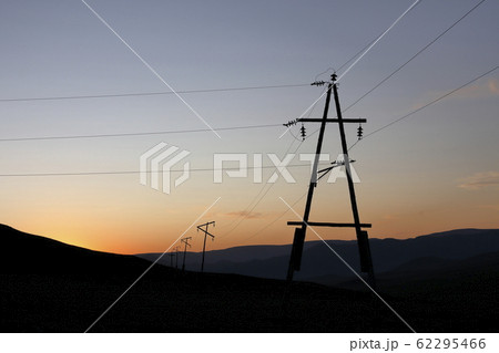 モンゴルの送電線 モンゴルの送電線 62295466