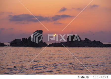 海 雲 太陽 62295693