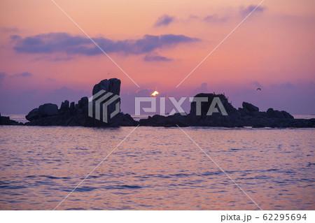 海 雲 太陽 62295694