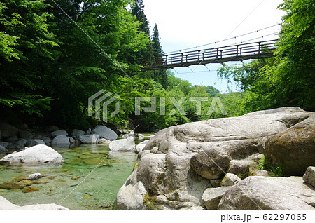 尾白川渓谷（山梨県北杜市） 62297065