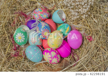 Painted Easter eggs 62298191