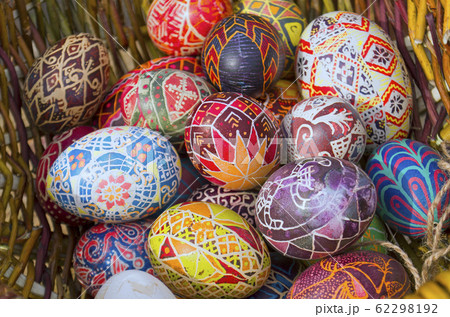 Easter eggs art 62298192