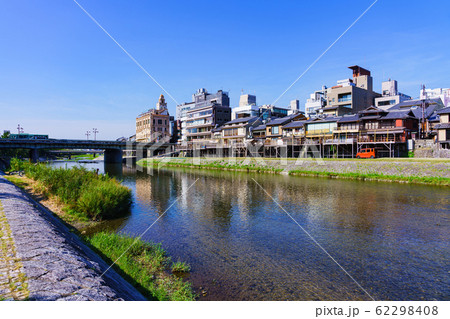 京都　鴨川納涼床　鴨川　夏　川床　納涼　納涼床　風物詩　風景　日本　風流　京都文化　日本文化　歴史 62298408