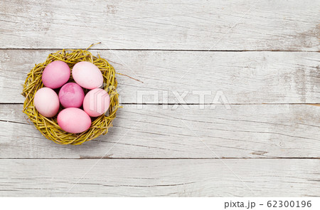 Easter greeting card with colorful eggs 62300196