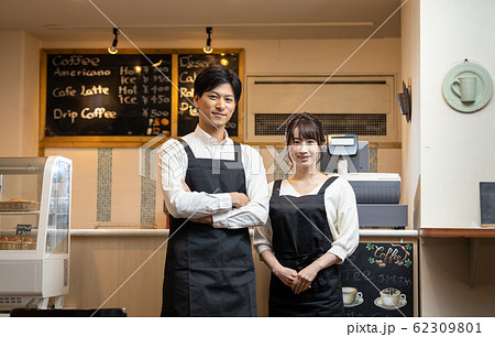 カフェ　飲食店　店員　居抜き　物件　開業 62309801