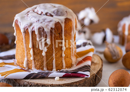 Easter or pasha cake kulich.  62312074