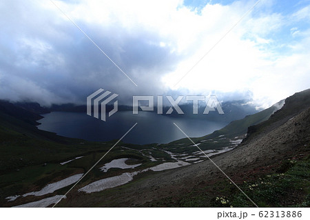 天地 冬 青空 62313886