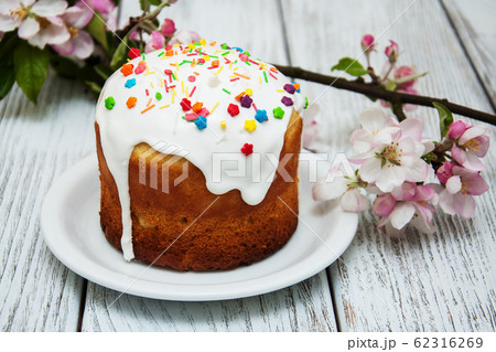 Easter bread and eggs 62316269