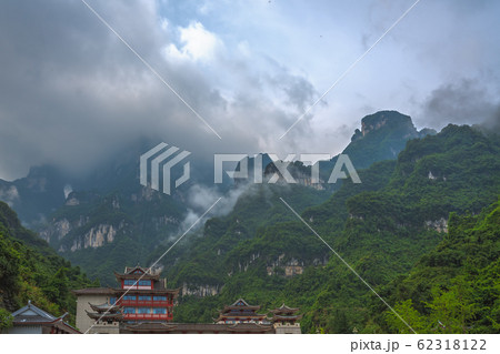 Building marking entrance to the Tianmen Mountain Building marking entrance to the Tianmen Mountain 62318122