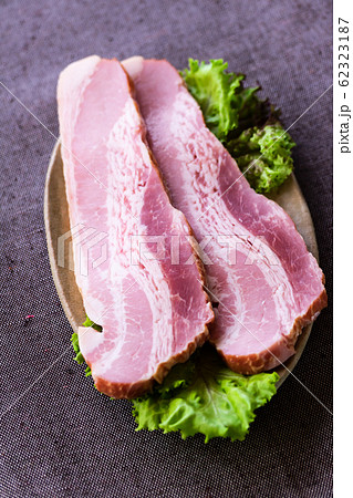 厚切りベーコン 62323187