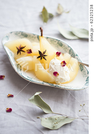 洋梨のコンポート 洋梨のコンポート 62325238