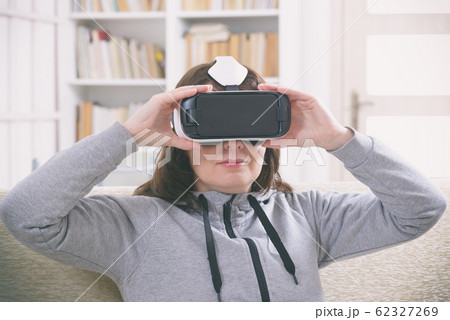Virtual reality headset Virtual reality headset 62327269
