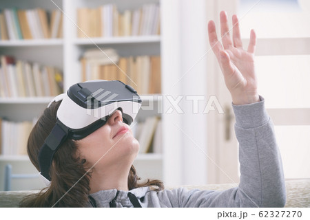 Virtual reality headset Virtual reality headset 62327270