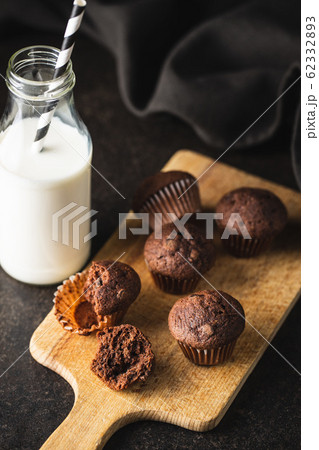 Tasty chocolate muffins. Sweet cupcakes. 62332893
