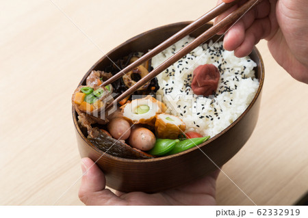 お弁当 62332919