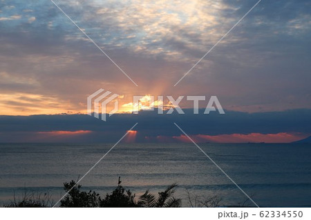 伊豆下田白浜海岸の朝焼け 伊豆下田白浜海岸の朝焼け 62334550