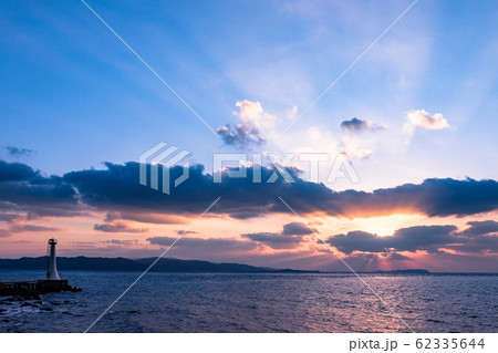 瀬詰崎灯台 (夕景) 瀬詰崎灯台 (夕景) 62335644