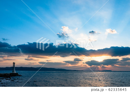 瀬詰崎灯台 (夕景) 瀬詰崎灯台 (夕景) 62335645