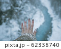 青い川と青いネイル 62338740