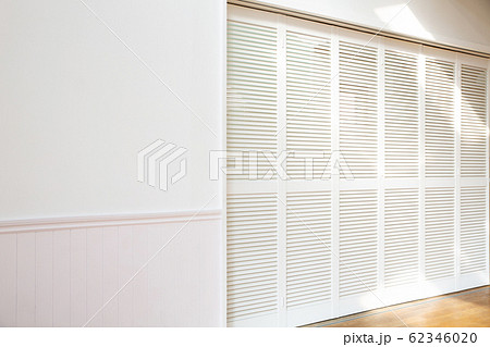 間仕切り　開閉壁 62346020