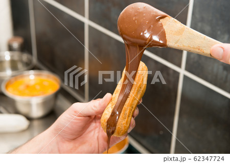 the pastry chef prepares pastries the pastry chef prepares pastries 62347724
