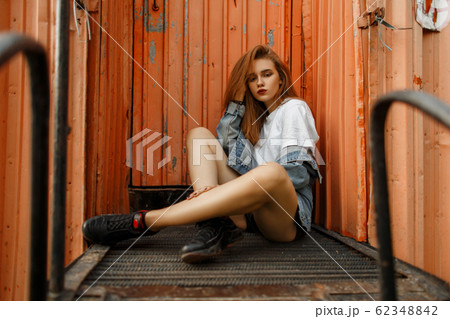 Fashionable beautiful young model girl Fashionable beautiful young model girl 62348842