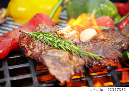 Grilled T-bone steak 62357386