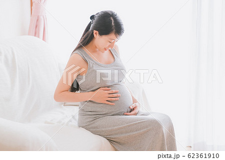 pregnant woman 62361910