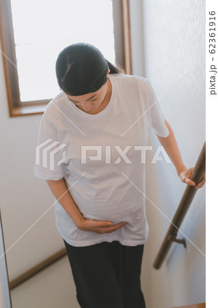 pregnant woman 62361916
