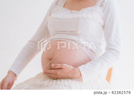 pregnant woman 62362579