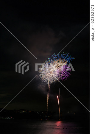 【湯河原温泉海上花火大会】 【湯河原温泉海上花火大会】 62362971