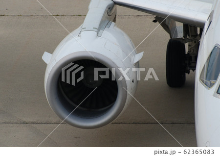 ジェットエンジン 62365083